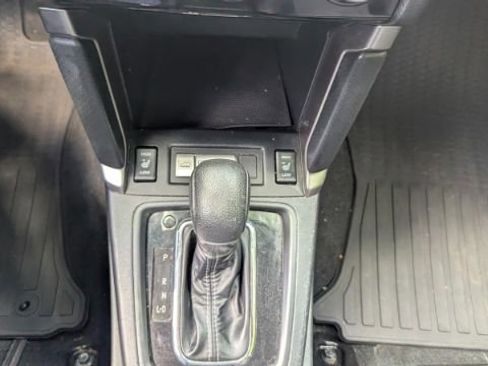 Used 2017 Subaru Forester 2.5i Touring AWD/4WD image 39