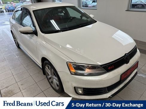 Used 2013 Volkswagen Jetta GLI FWD image 13