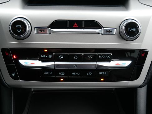 Used 2022 Ford Explorer XLT w/ Equipment Group 202A image 15