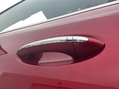 Used 2024 Buick Enclave Premium image 18