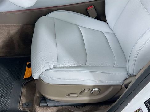 Certified 2026 Genesis GV70 2.5T Advanced image 21