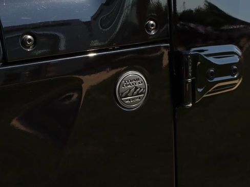 Used 2022 Jeep Gladiator Sport AWD/4WD image 11