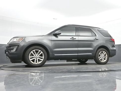 Used 2016 Ford Explorer XLT FWD image 16