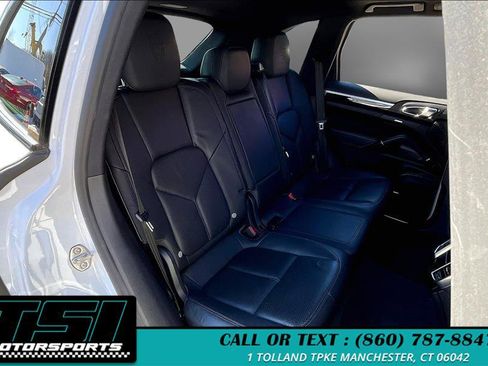 Used 2014 Porsche Cayenne Platinum Edition image 27