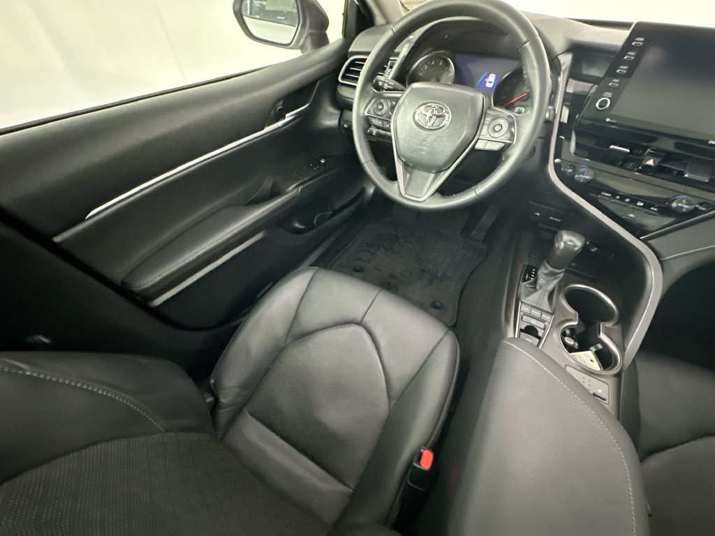 Used 2023 Toyota Camry XSE FWD image 9