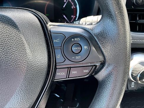 Used 2024 Toyota RAV4 XLE FWD image 18