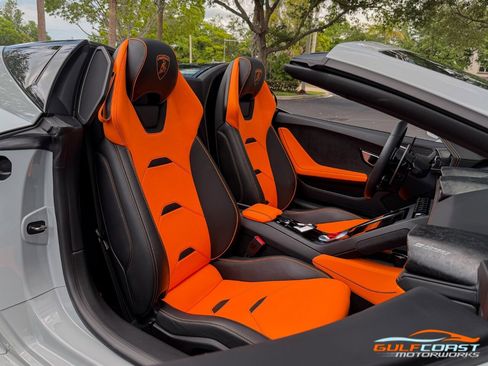 Used 2021 Lamborghini Huracan EVO RWD image 35