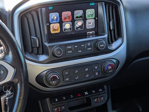 Used 2018 Chevrolet Colorado ZR2 image 19