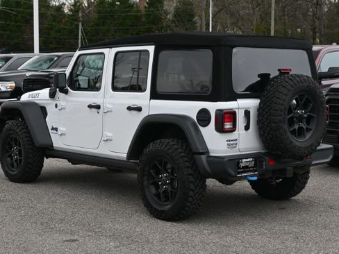 Used 2024 Jeep Wrangler Willys image 11