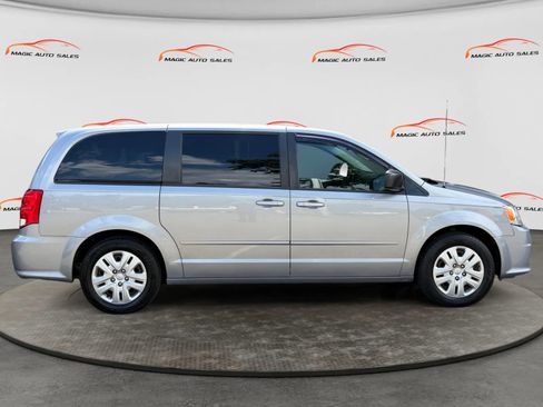 Used 2016 Dodge Grand Caravan SE w/ Quick Order Package 29E SE FWD image 6