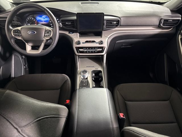 Used 2023 Ford Explorer XLT AWD/4WD image 25
