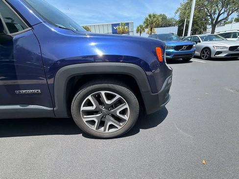 Used 2018 Jeep Renegade Latitude FWD image 20