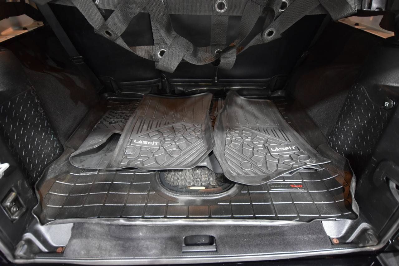 Used 2015 Jeep Wrangler Unlimited Sport AWD/4WD image 37