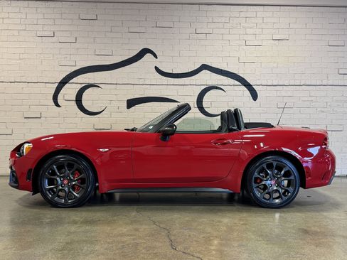 Used 2017 FIAT 124 Spider Abarth image 13