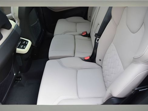 New 2026 Volvo XC90 B6 Plus w/ Protection Package Premier image 15