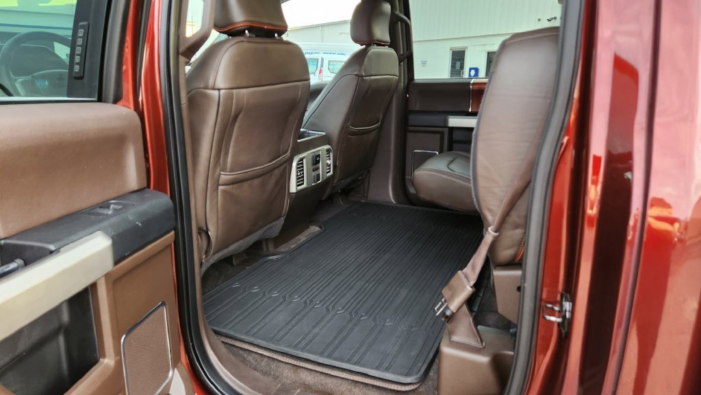 Used 2015 Ford F150 King Ranch w/ Equipment Group 601A Luxury AWD/4WD image 35