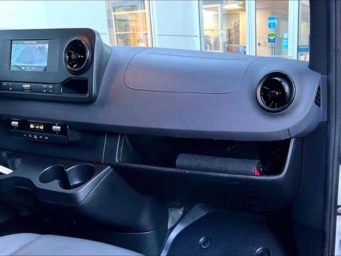 Used 2024 Mercedes-Benz Sprinter 2500 image 13