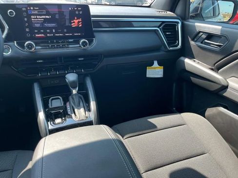 New 2025 GMC Canyon Elevation image 15