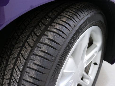 Used 2003 Chevrolet SSR w/ Preferred Equipment Group image 46