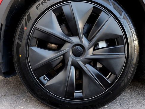 Used 2024 Tesla Model Y Long Range image 77