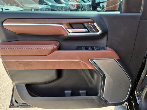 Used 2025 GMC Sierra 2500 Denali Ultimate image 26