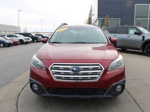 Used 2017 Subaru Outback 2.5i Premium image 2