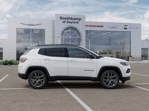 New 2026 Jeep Compass Limited w/ Sun, Sound & Navigation Group AWD/4WD image 22