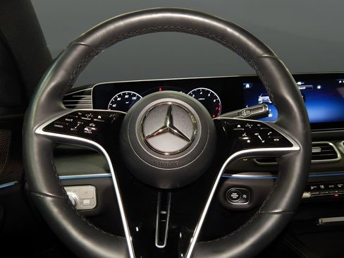 Used 2024 Mercedes-Benz GLS 450 4MATIC image 33