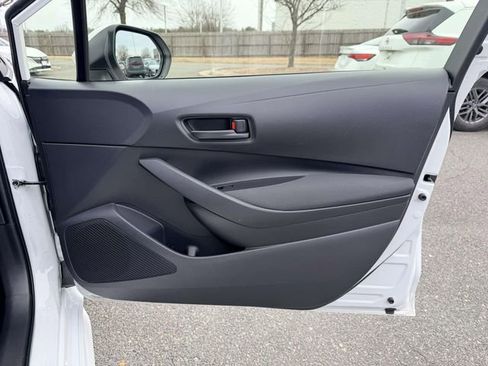 Used 2025 Toyota Corolla LE image 10