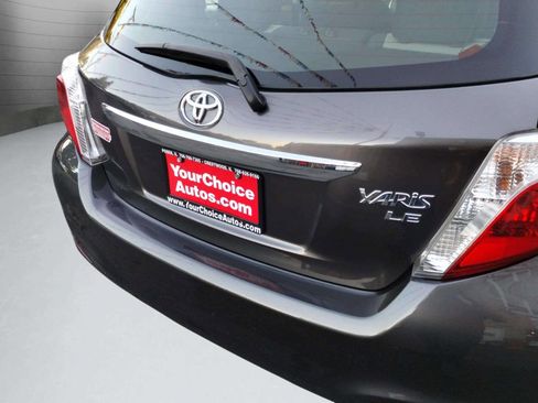 Used 2014 Toyota Yaris LE image 10