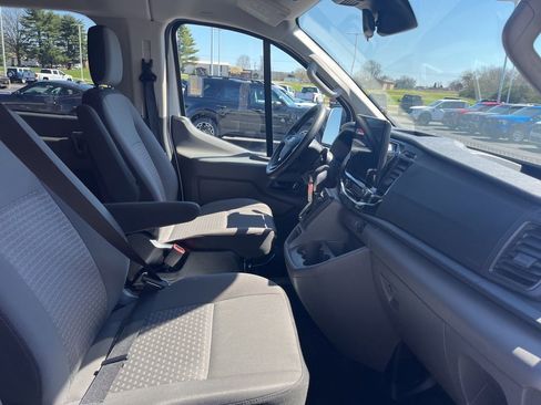 Used 2023 Ford Transit 350 XLT image 5