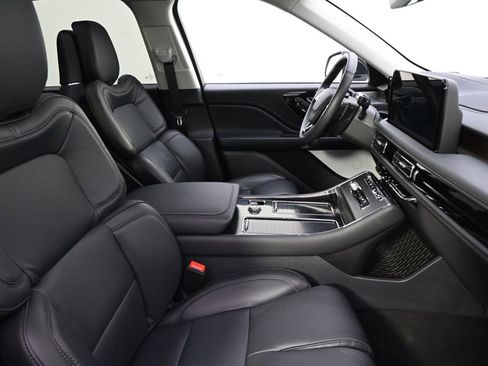 New 2026 Lincoln Aviator Reserve AWD/4WD image 16