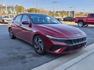 Used 2025 Hyundai Elantra SEL video 1