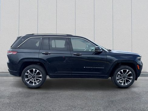Used 2024 Jeep Grand Cherokee Overland w/ Trailer Tow Package AWD/4WD image 8