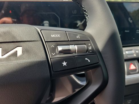 New 2025 Kia K4 EX image 23