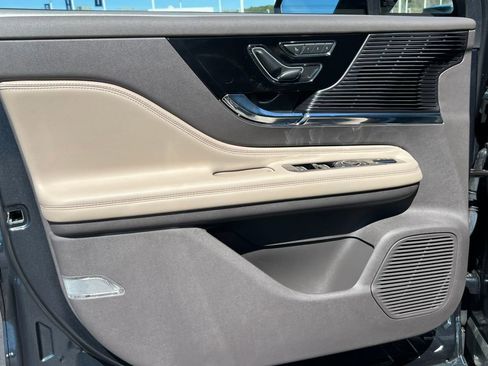 Used 2022 Lincoln Corsair Reserve w/ Equipment Group 201A image 14