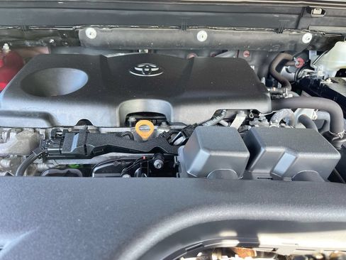 Certified 2022 Toyota RAV4 XLE Premium AWD/4WD image 18