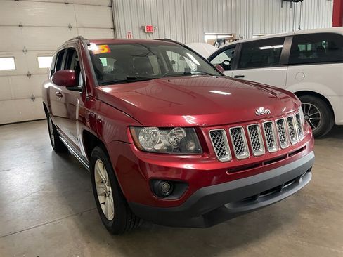 Used 2015 Jeep Compass Latitude AWD/4WD image 4