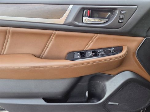 Used 2017 Subaru Outback 3.6R Touring image 16