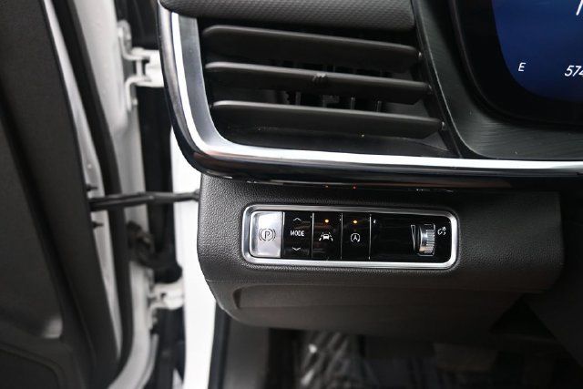 Used 2024 Buick Envision Preferred AWD/4WD image 17