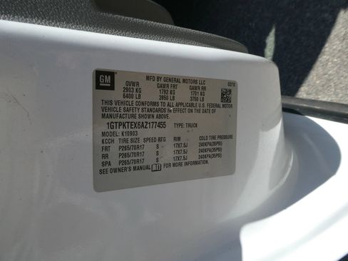 Used 2010 GMC Sierra 1500 W/T w/ Skid Plate Package AWD/4WD image 10