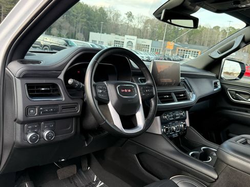 Used 2024 GMC Yukon SLT image 15