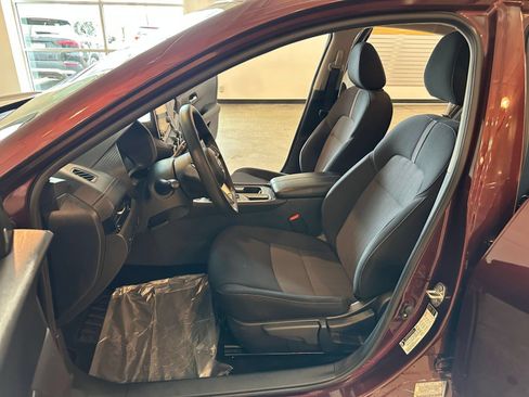 Used 2025 Nissan Sentra SV FWD image 25