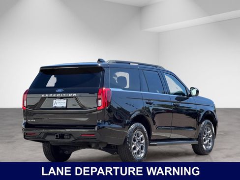 Used 2025 Ford Expedition Active RWD image 7