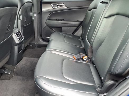 Used 2024 Kia Sportage EX AWD/4WD image 16