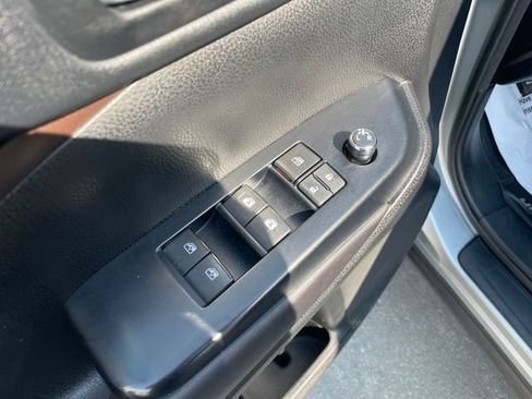 Used 2017 Toyota Highlander XLE AWD/4WD image 21