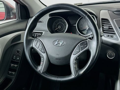 Used 2016 Hyundai Elantra Limited image 18