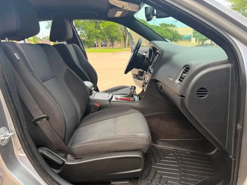 Used 2016 Dodge Charger SXT RWD image 21