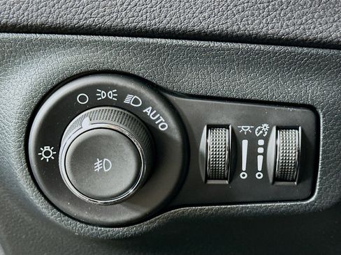 Used 2020 Jeep Compass Trailhawk w/ Cold Weather Group image 17