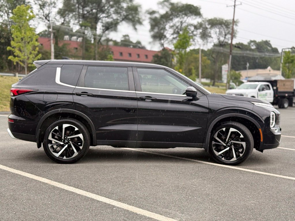 Used 2023 Mitsubishi Outlander SE Black Edition AWD/4WD image 7